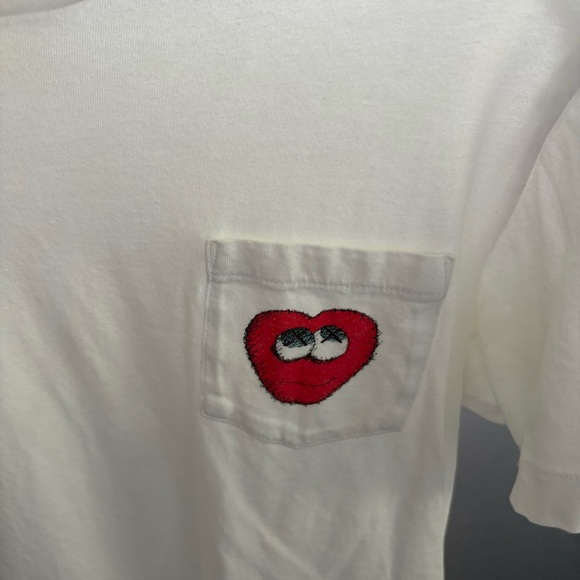 UNIQLO x KAWS sz S White Pocket Tshirt Short Sleeve Red Heart - Picture 2 of 9